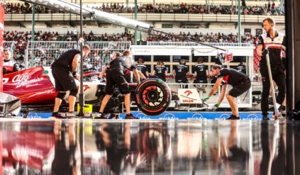 GP Węgier w rytm deszczowej piosenki. Latifi na czele!