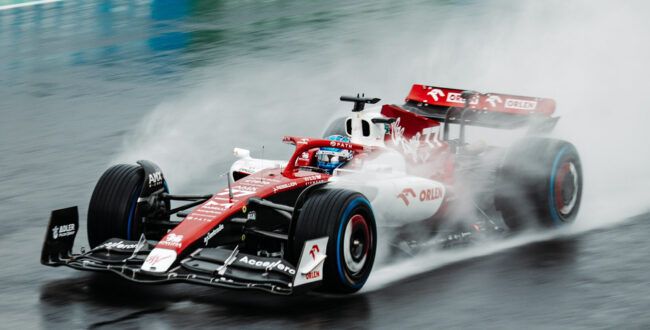 Bottas zamienił cztery na dwa kółka i wygrał!