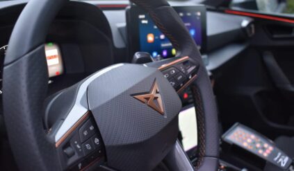 13-latek prowadził kradzionego Formentora ze skarpetkami na dłoniach. Nie chciał zostawić odcisków palców