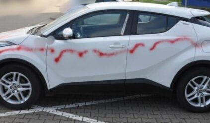 Malował sobie samochody sprayem, bo mu się nudziło. Teraz zapłaci 50 tys. zł i może odsiedzieć 5 lat