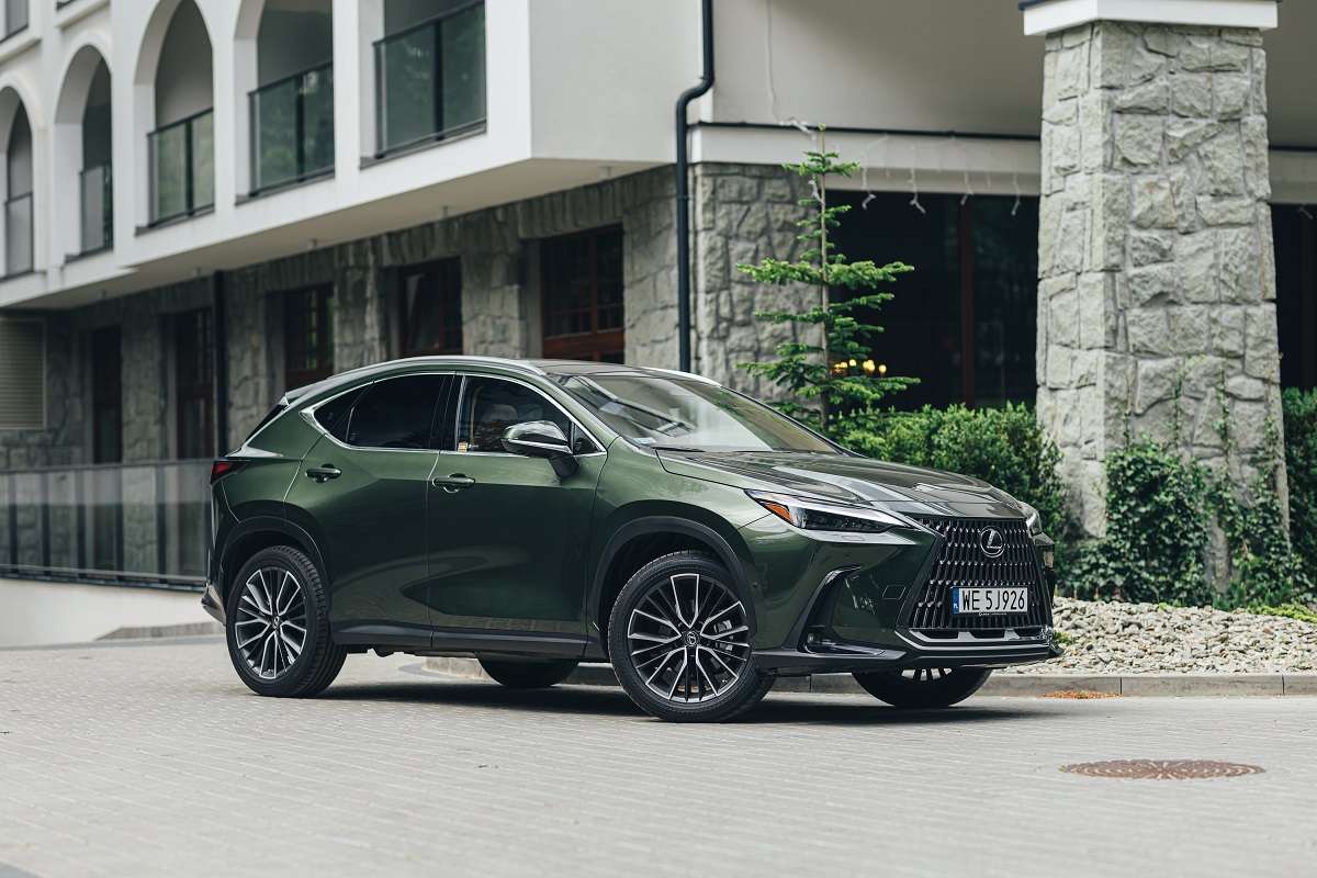 Lexus NX 350h / statyka