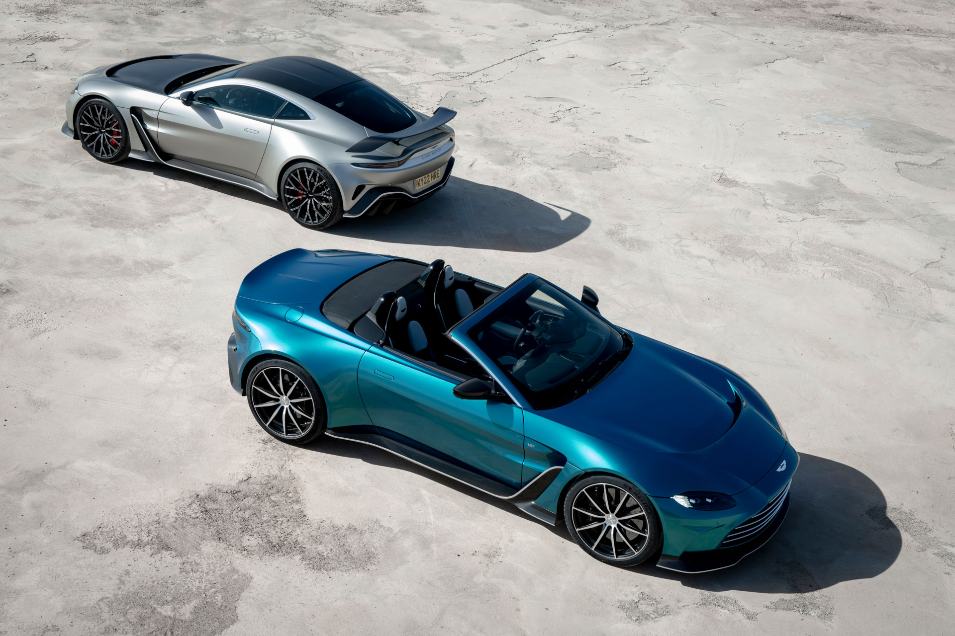 2023-Aston-Martin-V12-Vantage-Roadster-00014