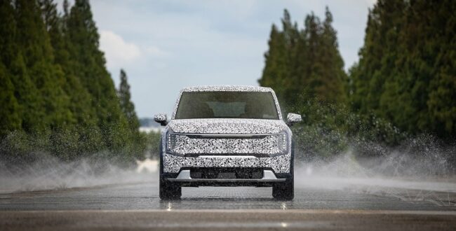 Premiera Kia EV9 zbliża się wielkimi krokami. Producent zlecił ostatnie testy przed światowym debiutem pojazdu