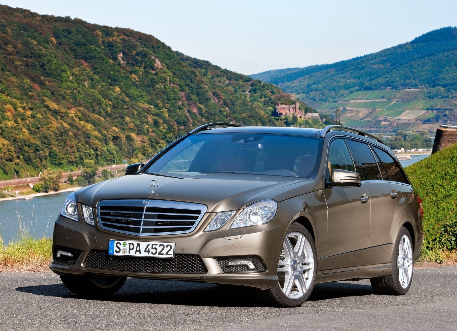 mercedes-e-klasa-kombi-2