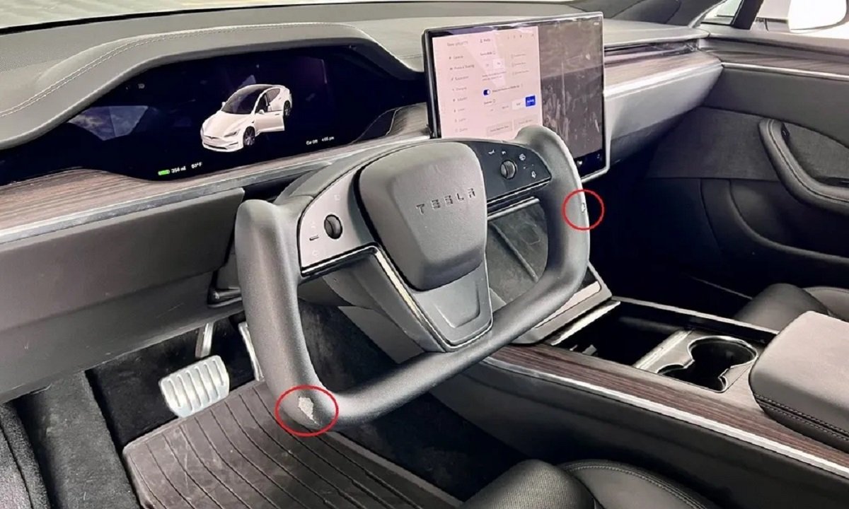 problem z Teslą i jej kierownicą