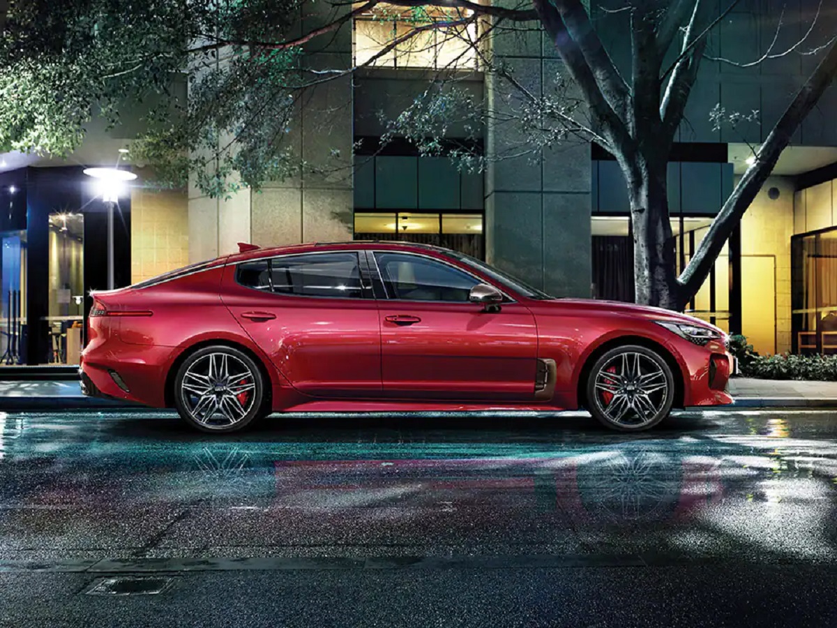 samochód kia-stinger-gt-my22-sportiness-