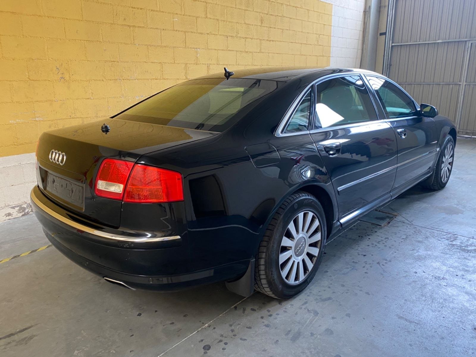 Audi_A8_W12_Security_2006_VR7_11