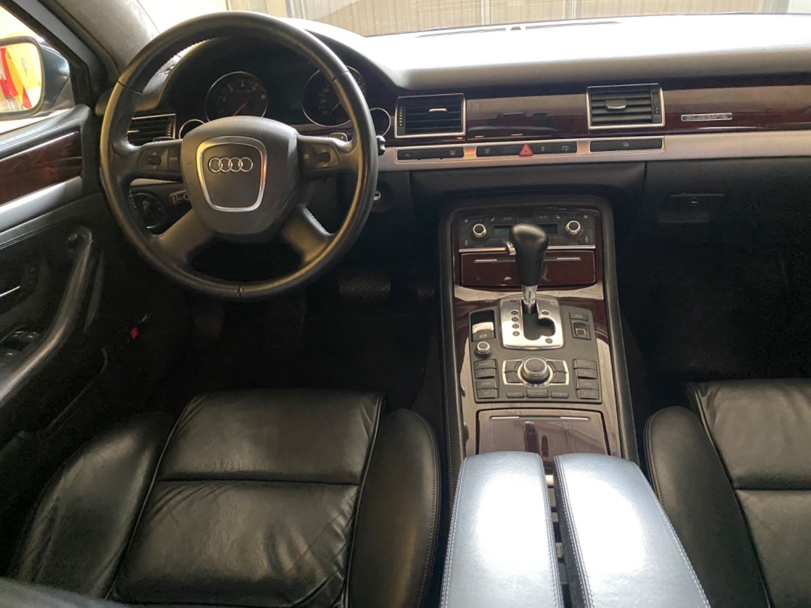 Audi_A8_W12_Security_2006_VR7_11
