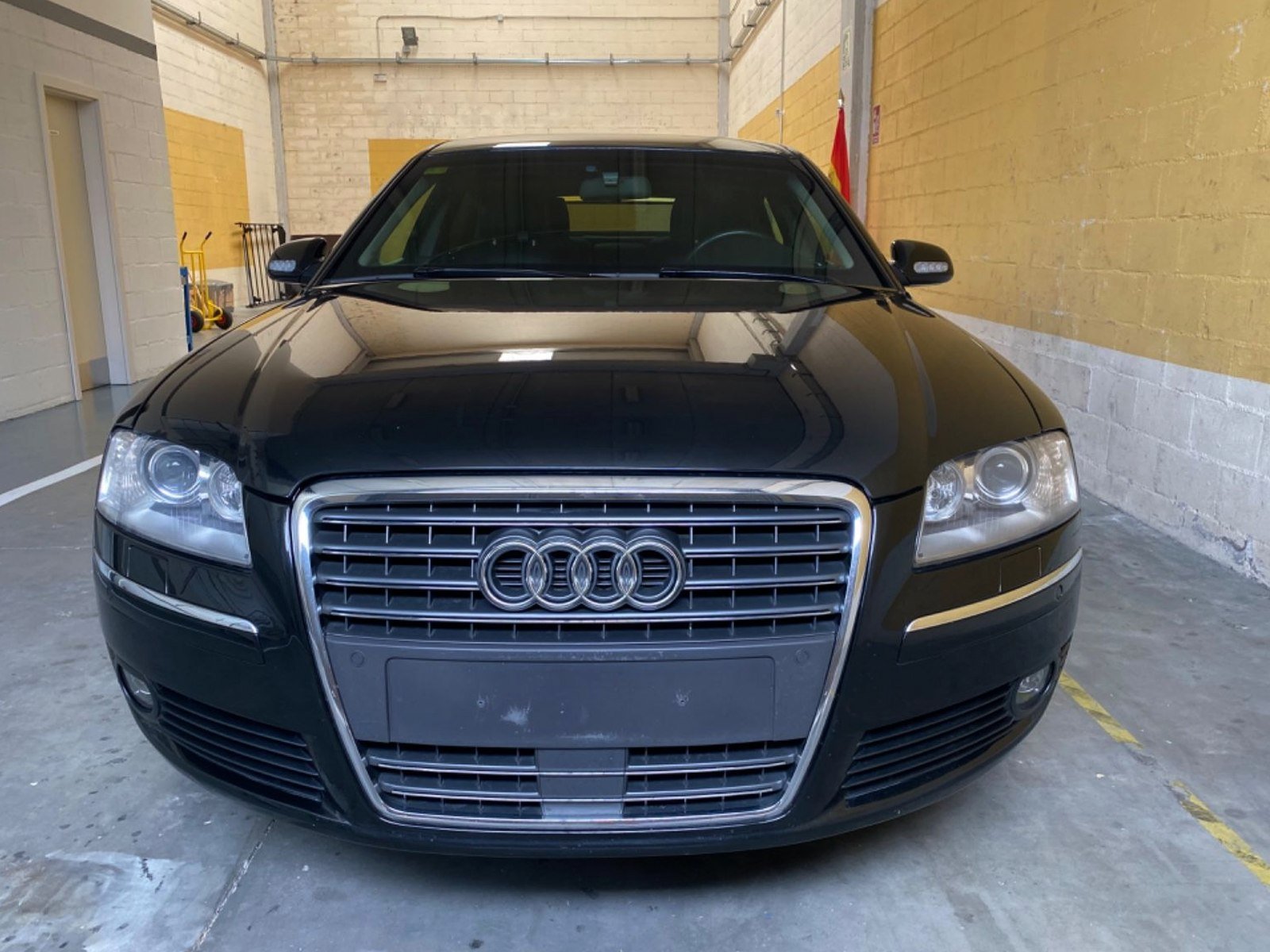 Audi_A8_W12_Security_2006_VR7_11