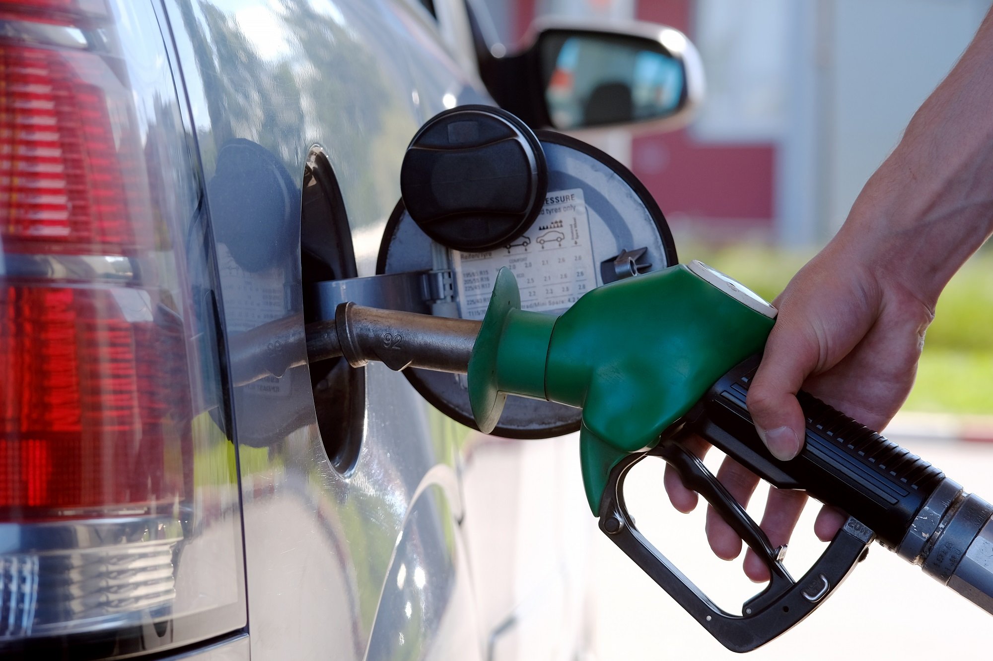 benzyna diesel ceny paliw ropa naftowa dolar