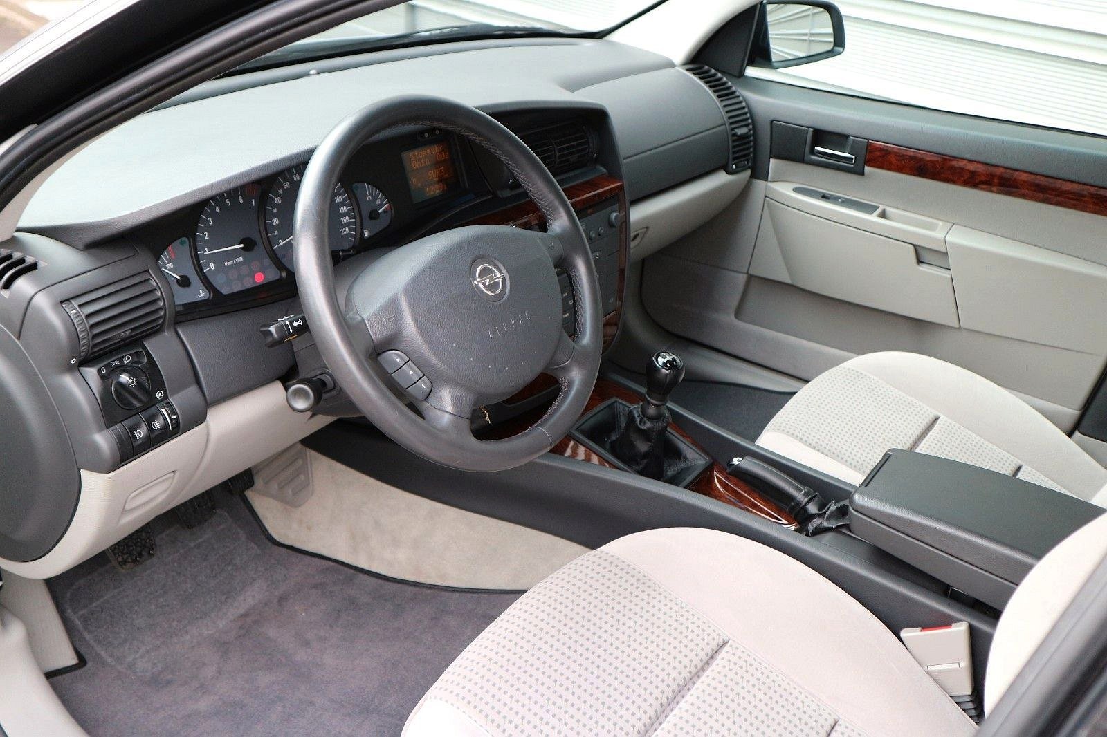 101-letni-dziadek-opel-omega