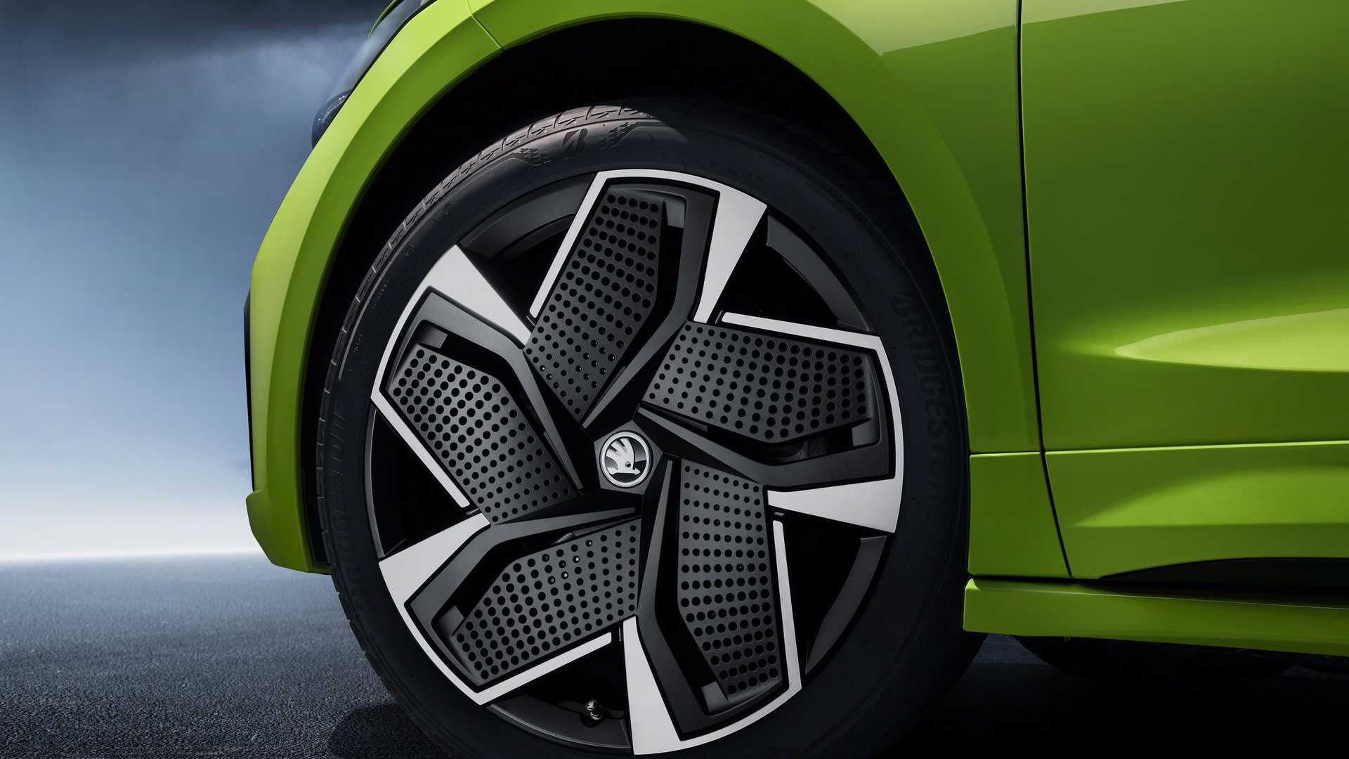 2022-skoda-enyaq-coupe-rs-iv