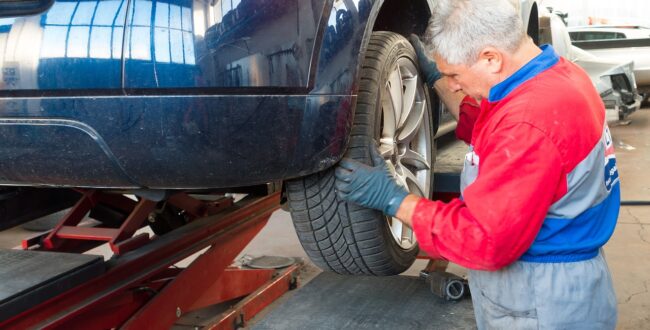 Szczęki hamulcowe spotkasz w nowych autach! Jak je wymienić?