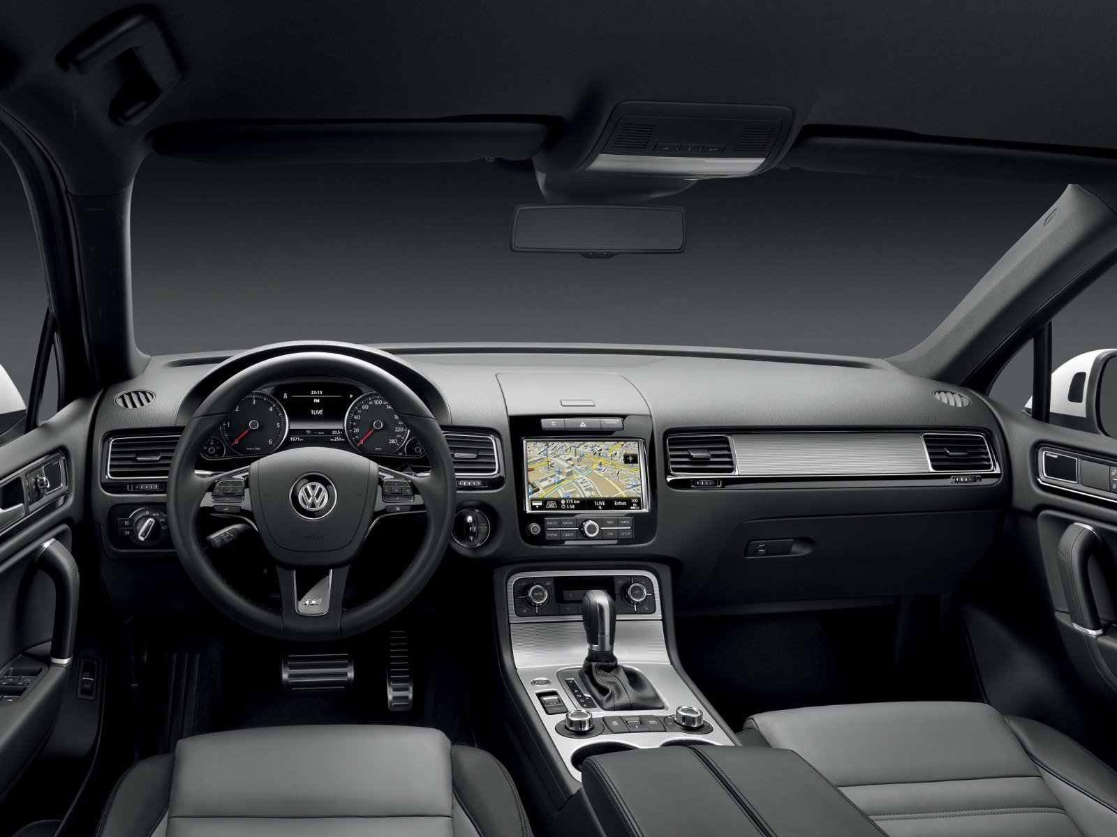 luksusowy-wielki-suv-volkswagen-touareg