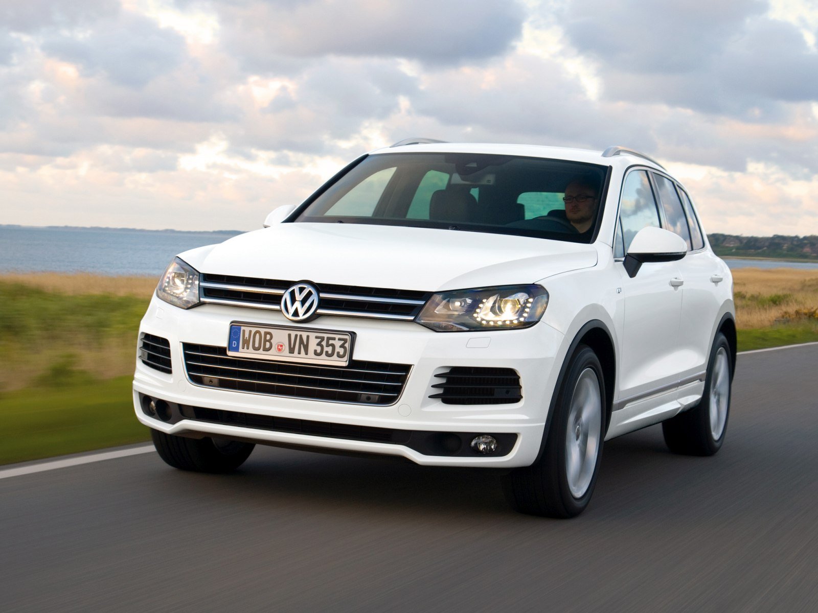 luksusowy-wielki-suv-volkswagen-touareg