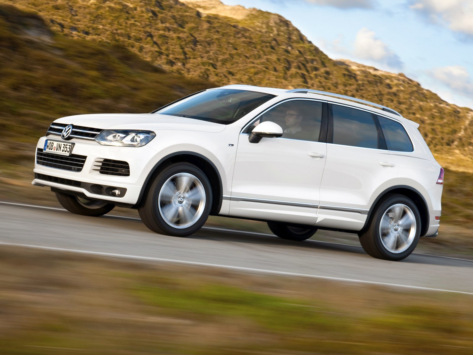 luksusowy-wielki-suv-volkswagen-touareg
