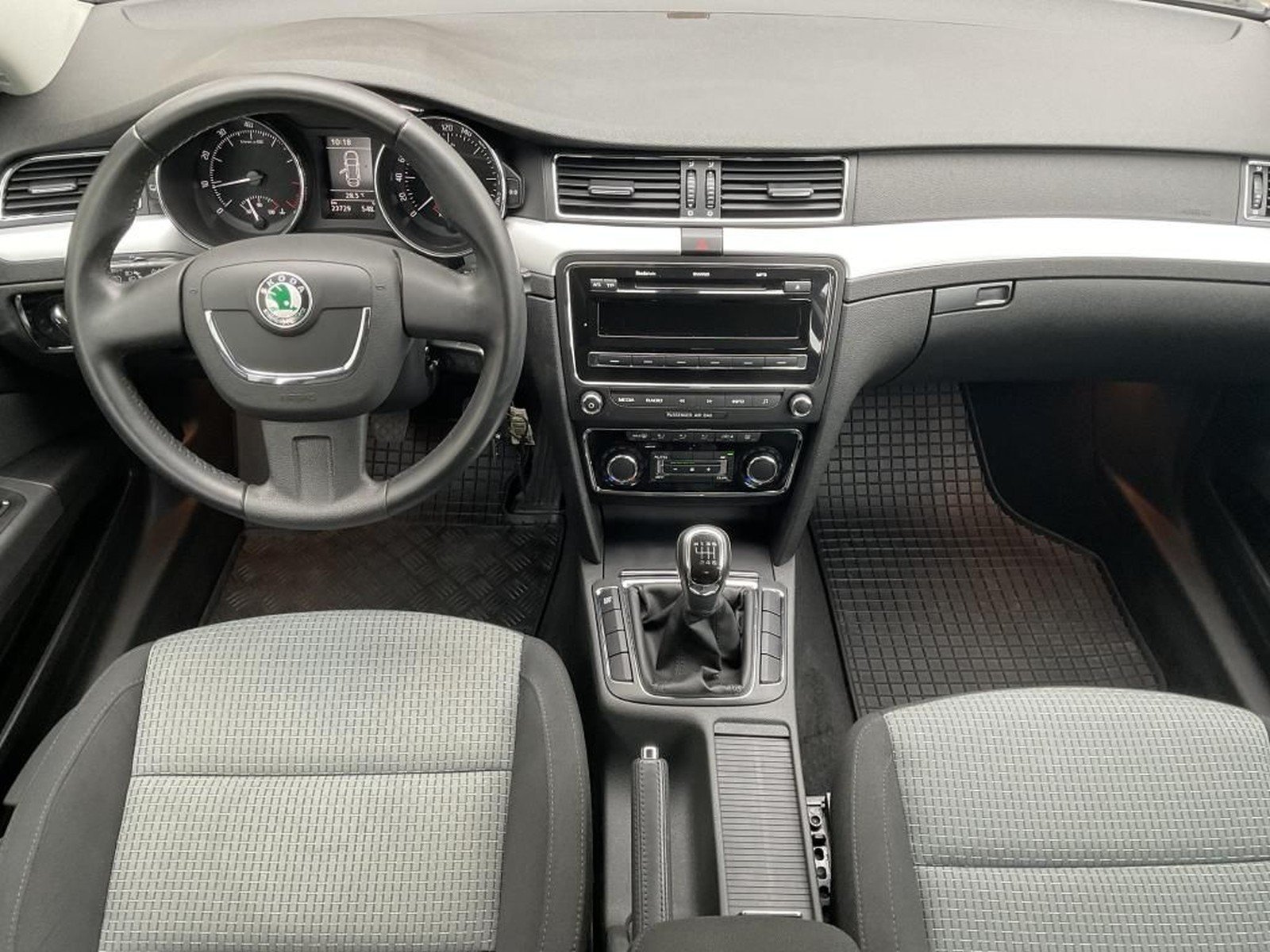 nieuzywana-skoda-superb