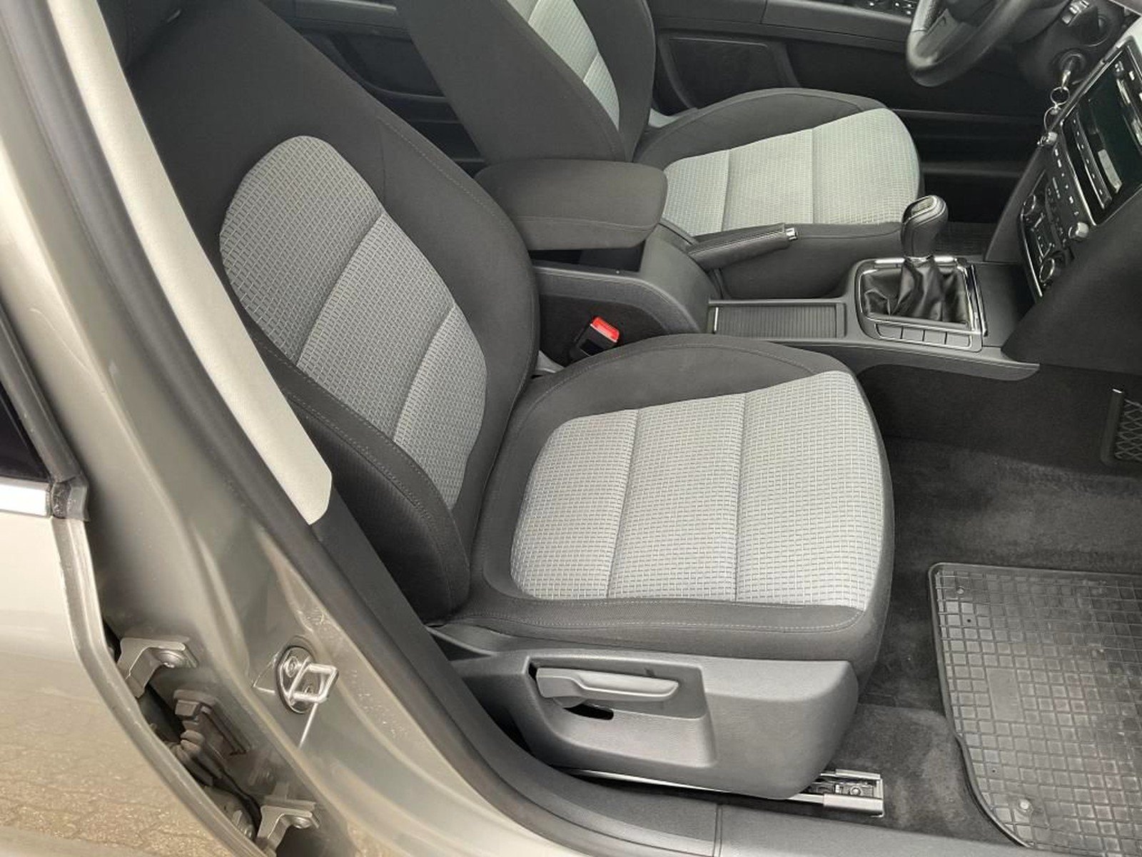 nieuzywana-skoda-superb