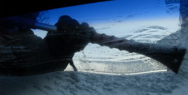 Zamarznięte szyby? Oto jak rozmrozić je w 3 sekundy – to banalnie proste, ale o tym nie wiedzieliście