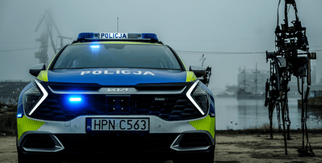 Są nowe radiowozy z nowym oznakowaniem. Czegoś takiego jeszcze nie widzieliśmy na drogach