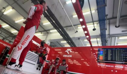 Kubica znowu w akcji! Walczy na torze F1!