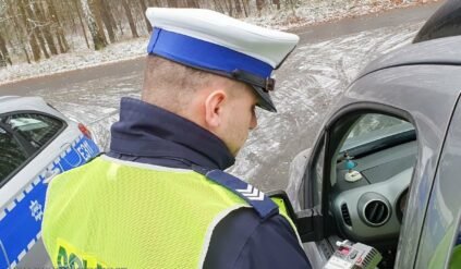 mandat policjant snieg