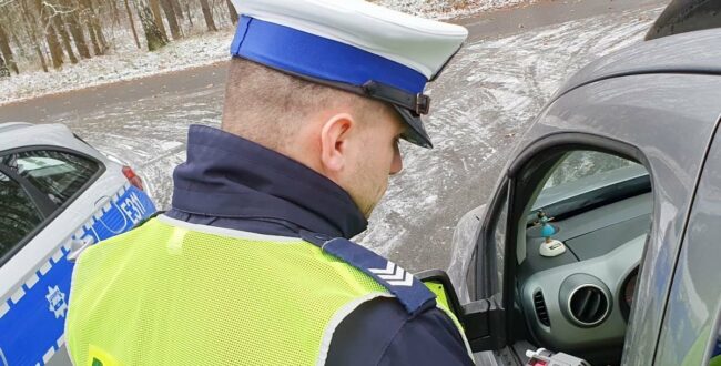 mandat policjant snieg