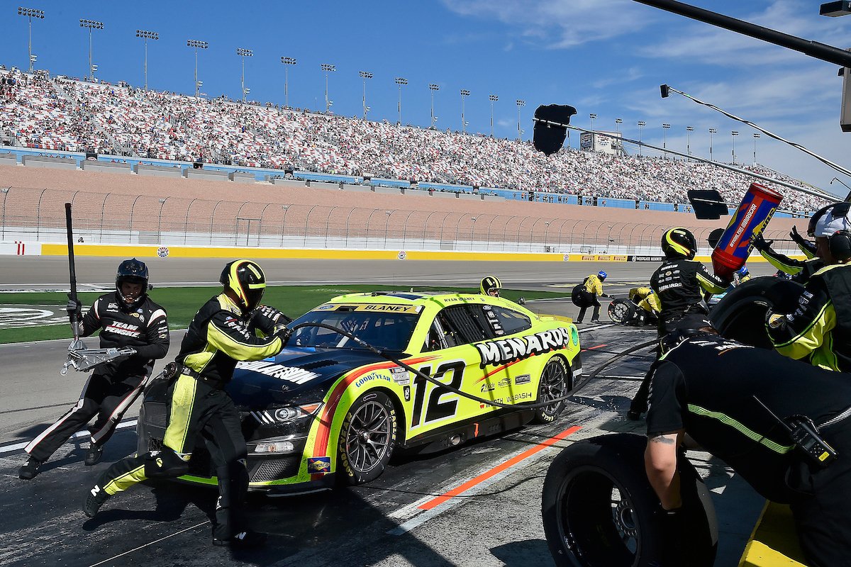 nascar finał wyścig wyścigi usa arizona phoenix raceway chastain bell logano elliott