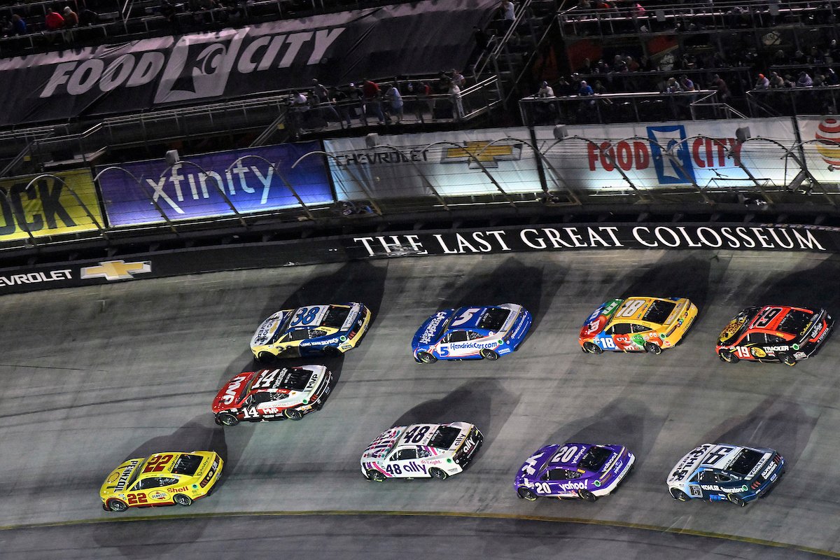 nascar finał wyścig wyścigi usa arizona phoenix raceway chastain bell logano elliott