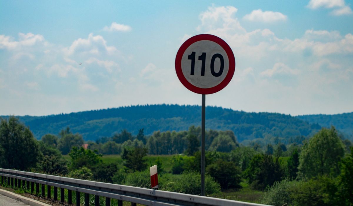 nowe-ograniczenie-predkosci-mandat