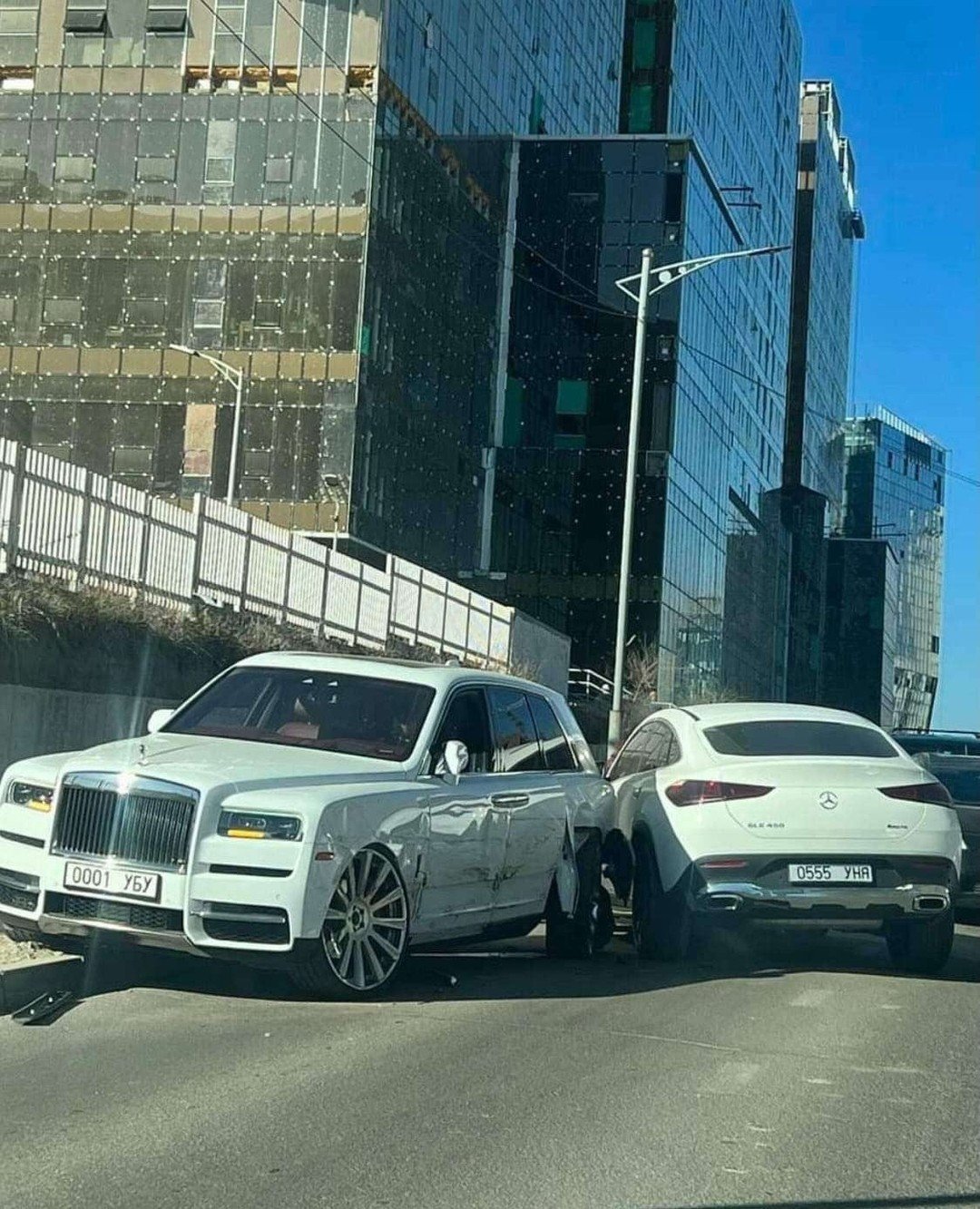 rolls-royce-mercedes-suv-mongolia-2