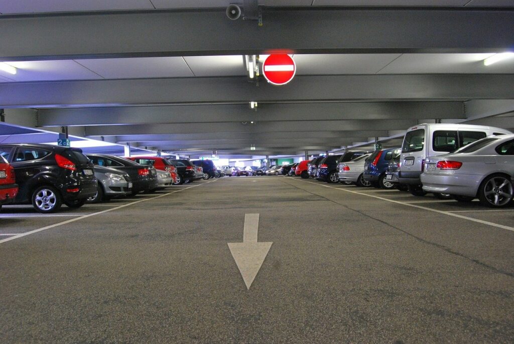 parking samochód kara mandat odholowanie policyjny
