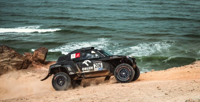 Przygoński jedzie po zwycięstwo? Nowe Mini tajną bronią?