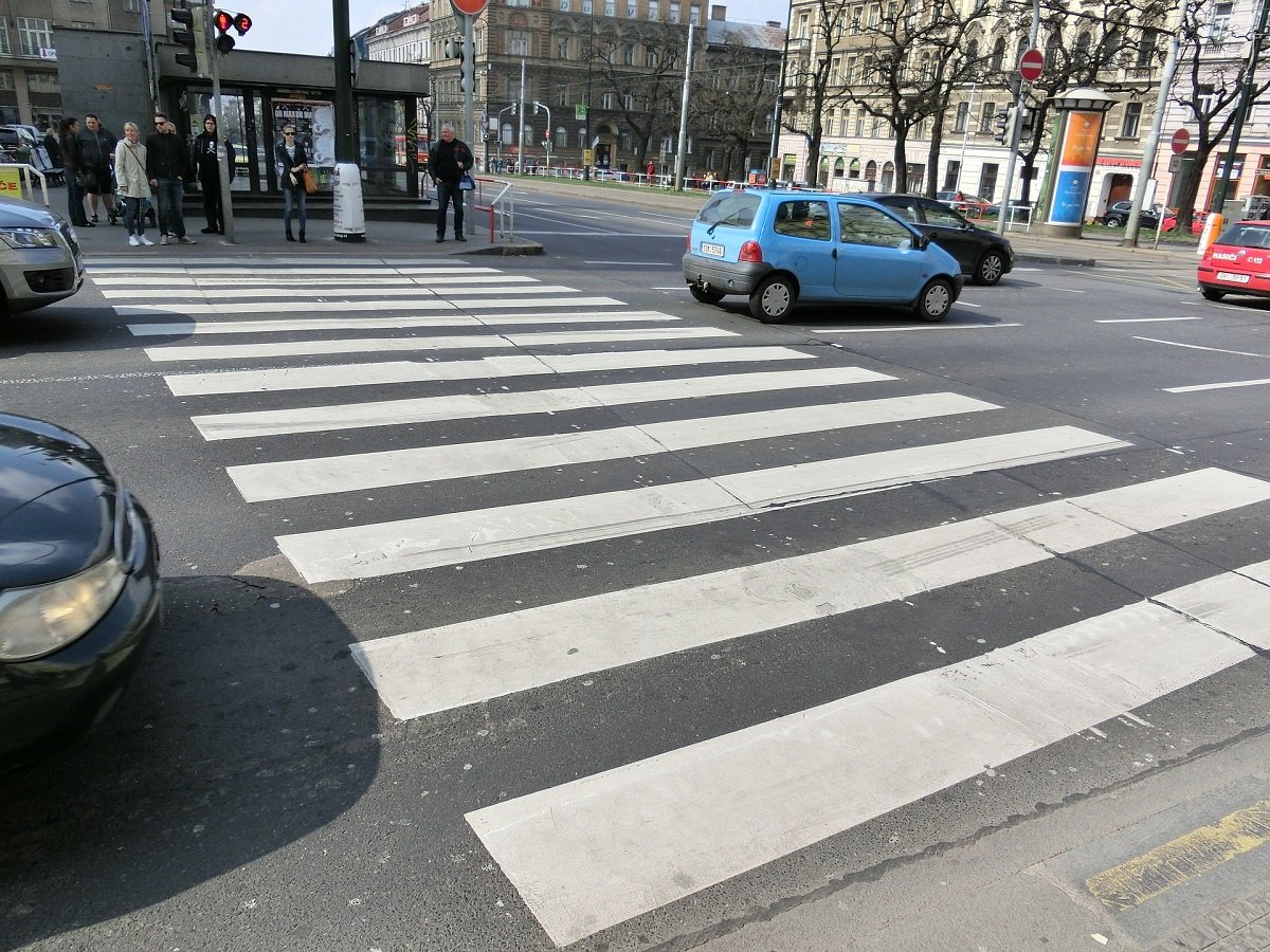 przejście dla pieszych pieszy piesi pierwszeństwo mandat