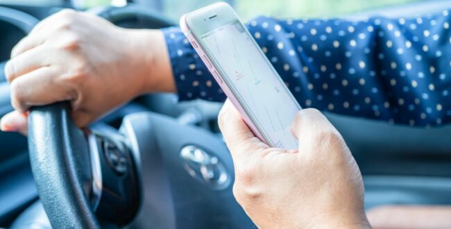 ustawa przepis przepisy telefon korzystanie z telefonu w trakcie jazdy mandat