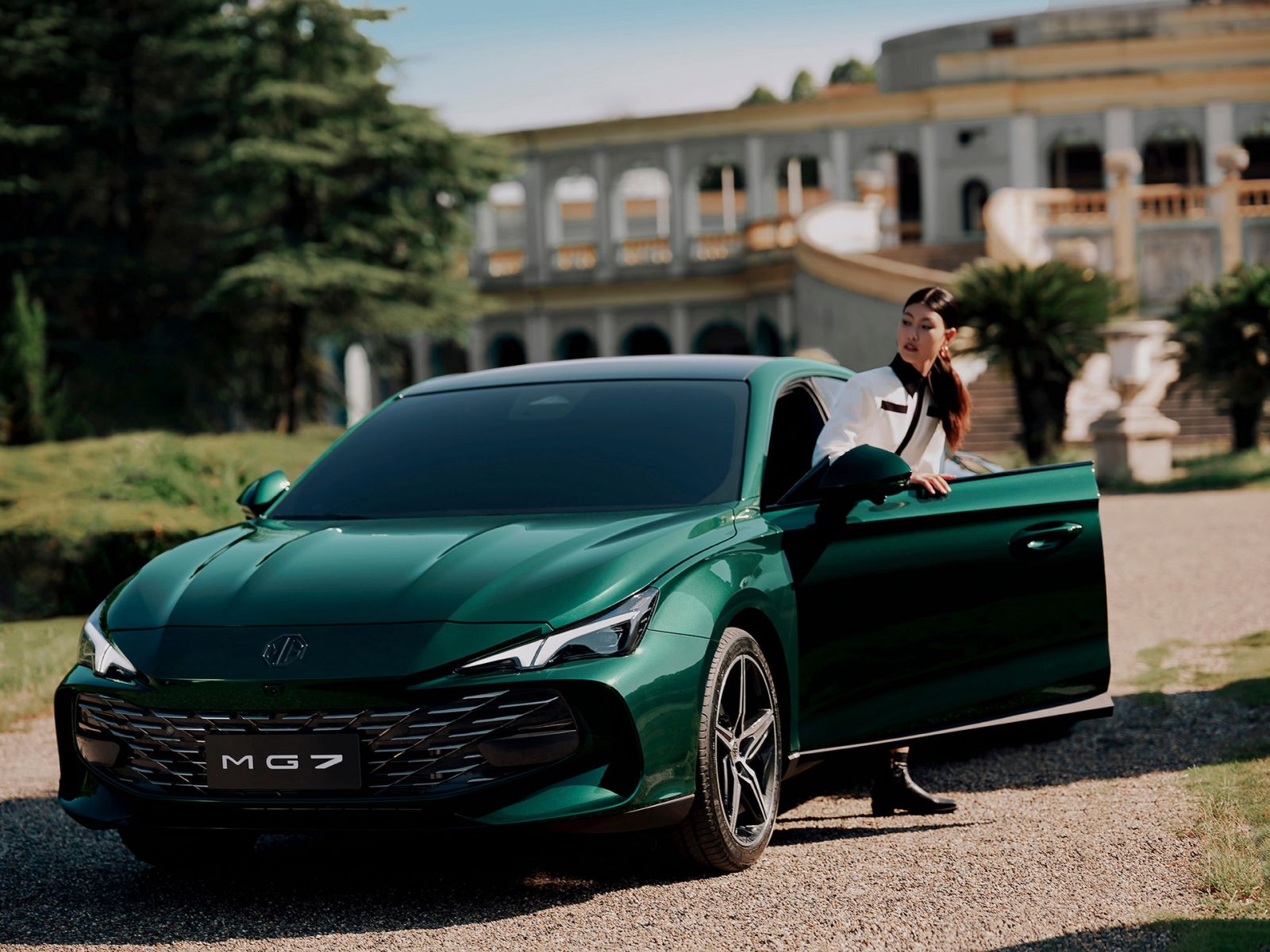nowy-sedan-mg