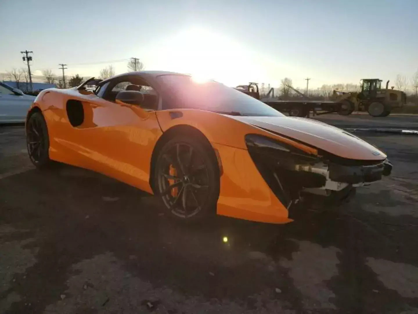 uszkodzony-mclaren-artura