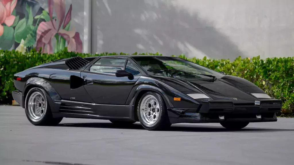 1990-Lamborghini-Countach-25th-Anniversary-Edition-13-1536x1022