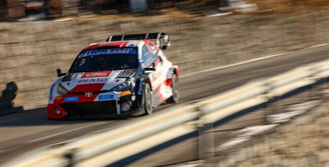 Ogier pokazuje klasę. Rosjanin wygrywa w WRC2