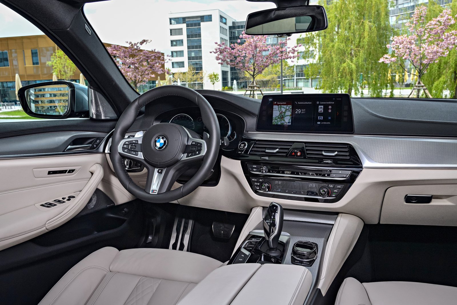bmw-serii-5-kombi-za-cene-skody