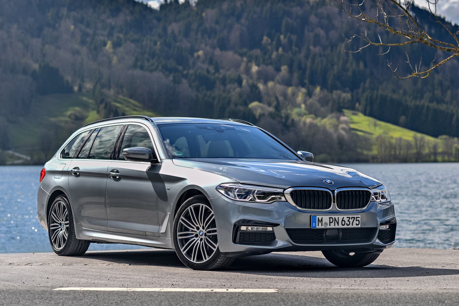 bmw-serii-5-kombi-za-cene-skody
