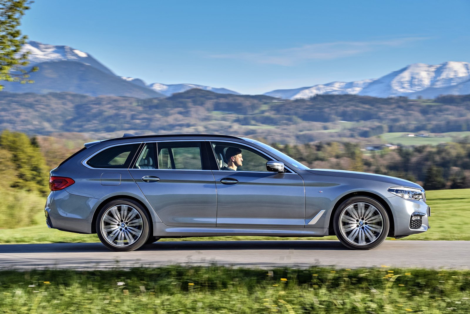 bmw-serii-5-kombi-za-cene-skody