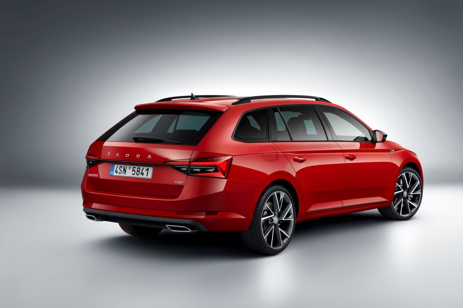 skoda-superb-kombi-uzywane