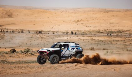 Hołowczyc pokazał prędkość i klasę. Pomógł rywalom i kibicom