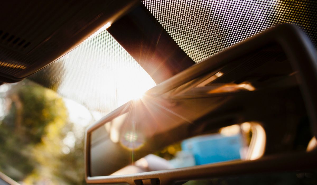 czarne-kropki-przednia-szyba