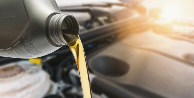 Oznaczenia oleju silnikowego – jak je czytać?