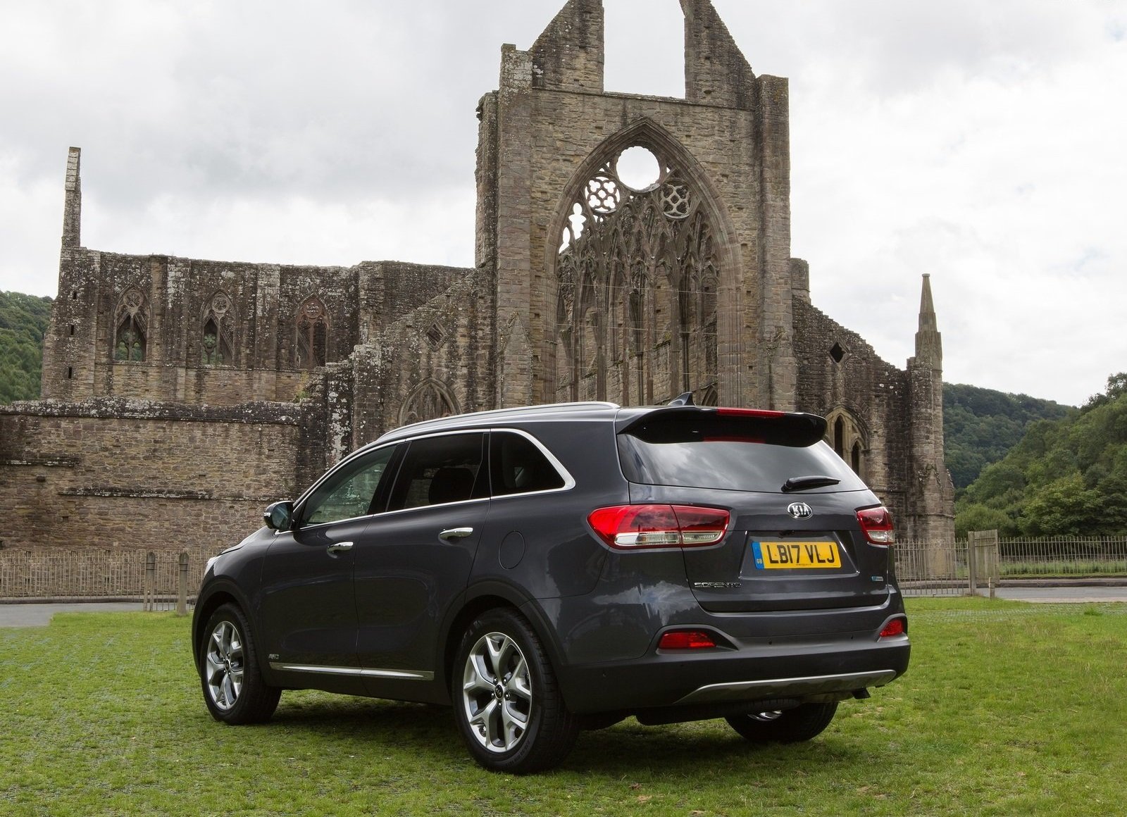 luksusowy-suv-kia-sorento