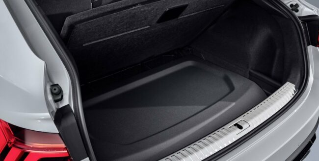 model audi q3 bagaznik