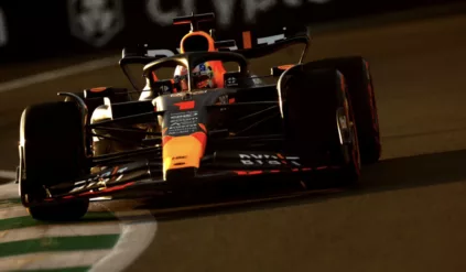 Dublet Red Bulla, setka Alonso o włos