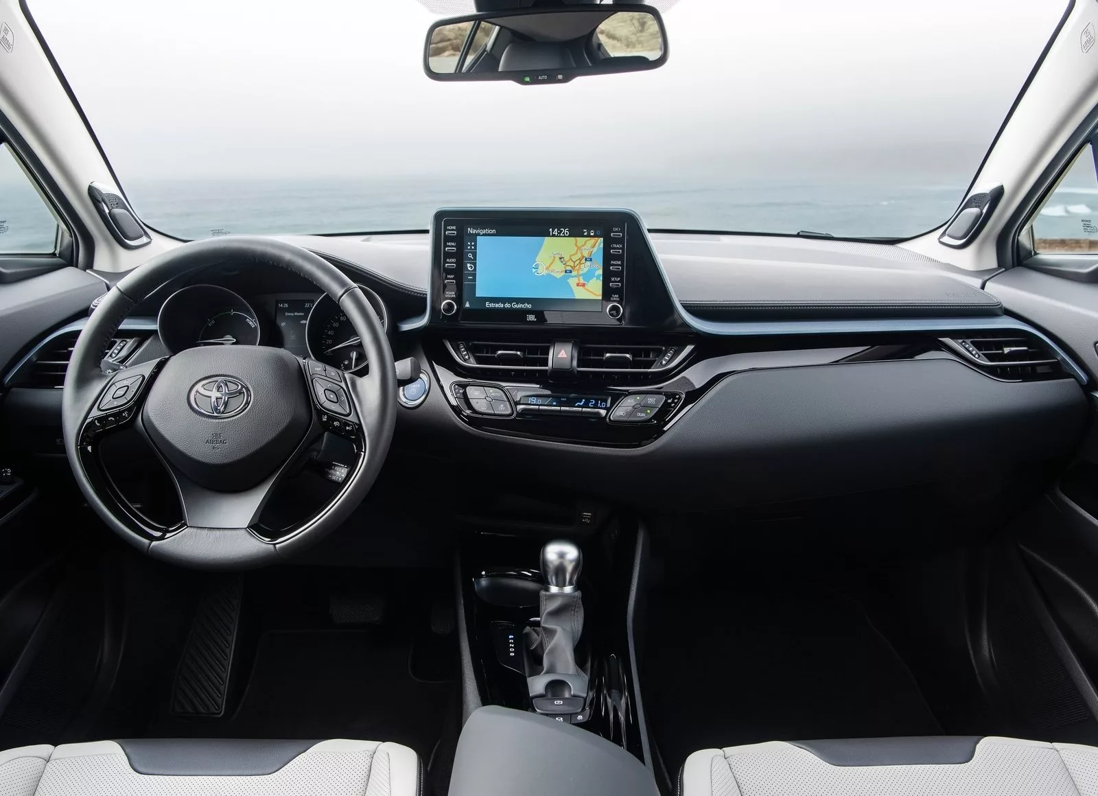 japonski-suv-toyota-chr